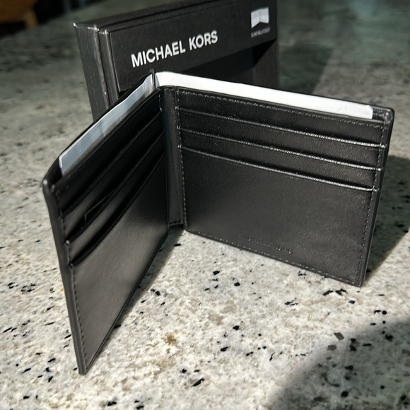 Michael Kors Men’s Jetset Slim Bifold Logo Wallet - Picture 3 of 4